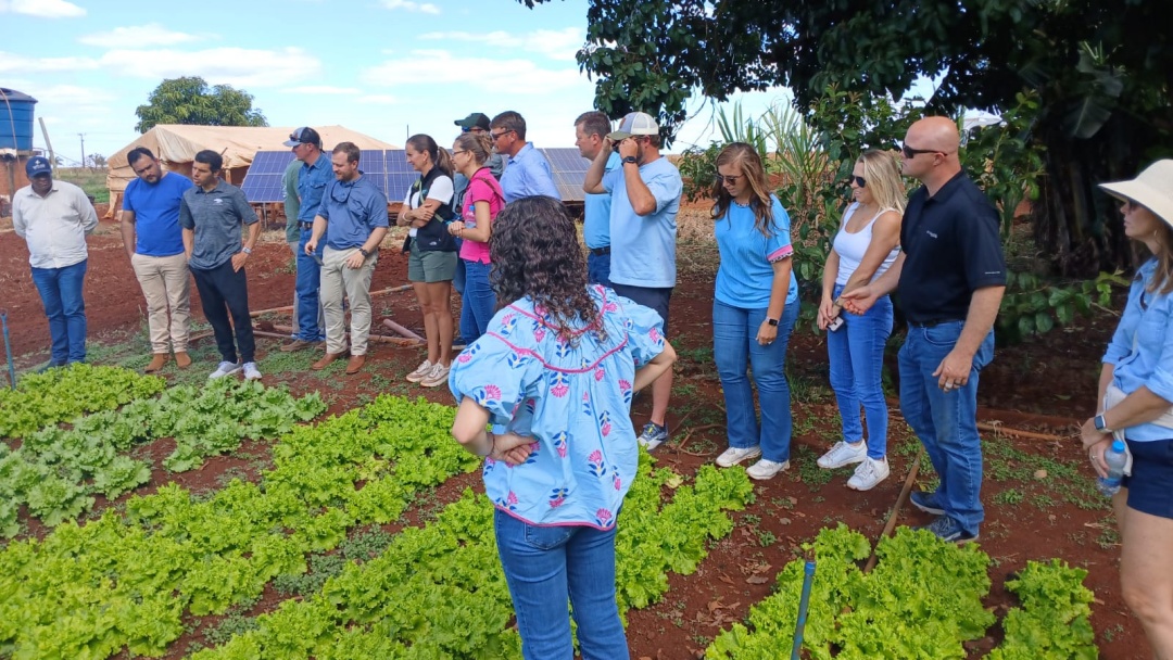 Produtores dos EUA visitam assentados e indígenas em Sidrolândia