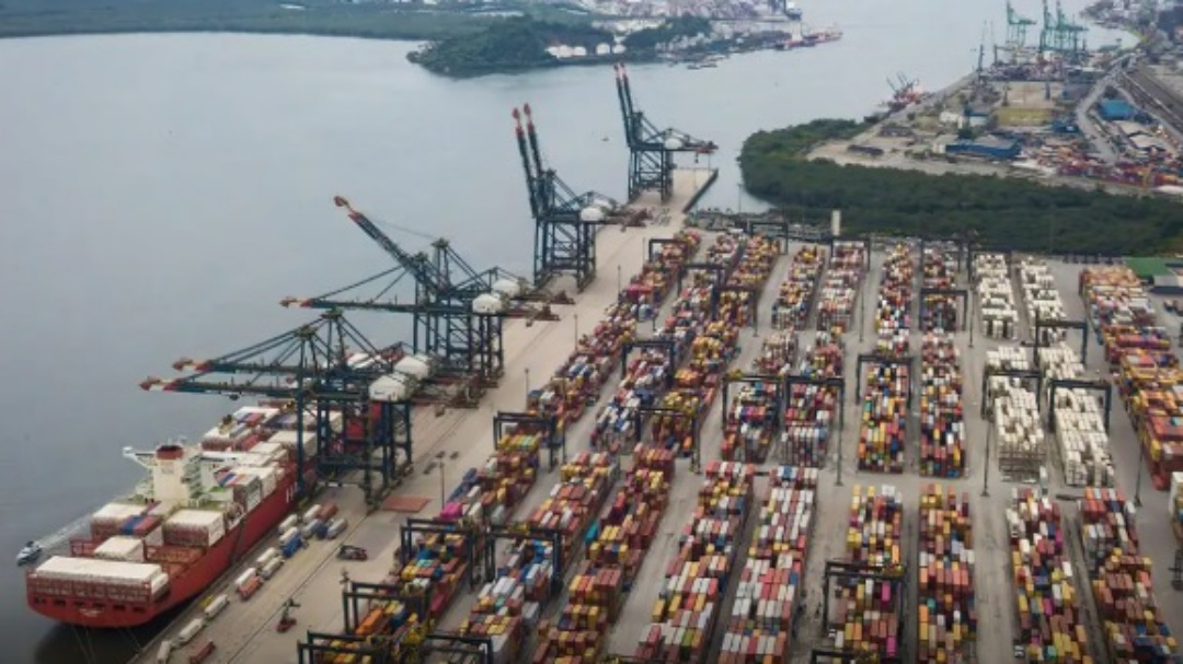 Exporta&ccedil;&otilde;es brasileiras para os EUA ca&iacute;ram pela metade desde 2001