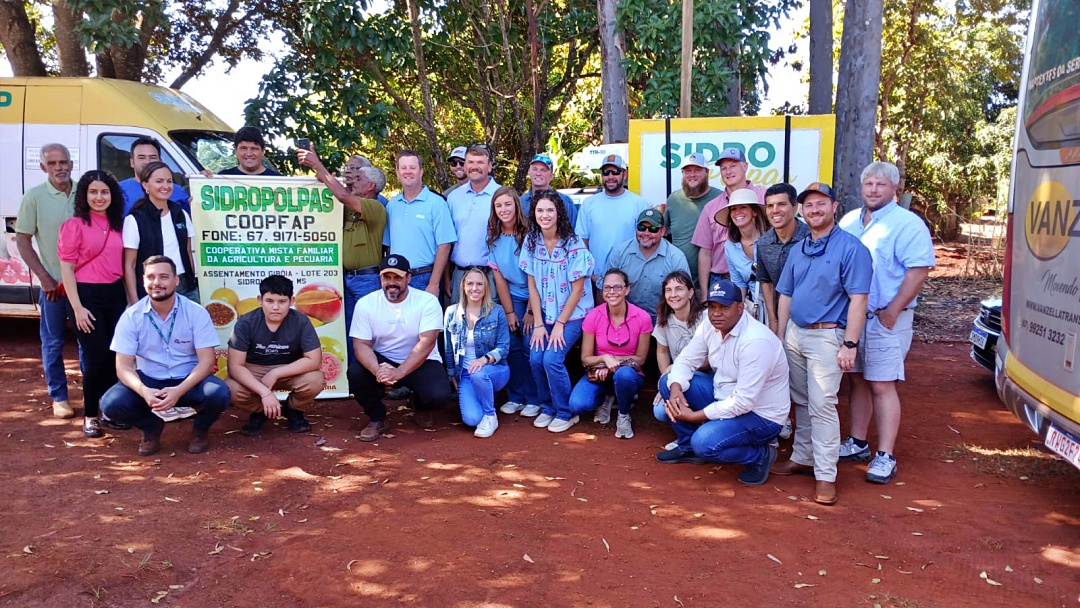 Produtores dos EUA visitam assentados e indígenas em Sidrolândia