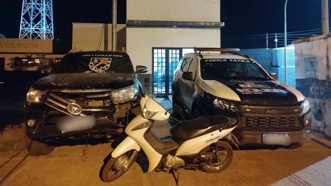 Embriagado, condutor foge após acidente e é preso por desacato e direção perigosa