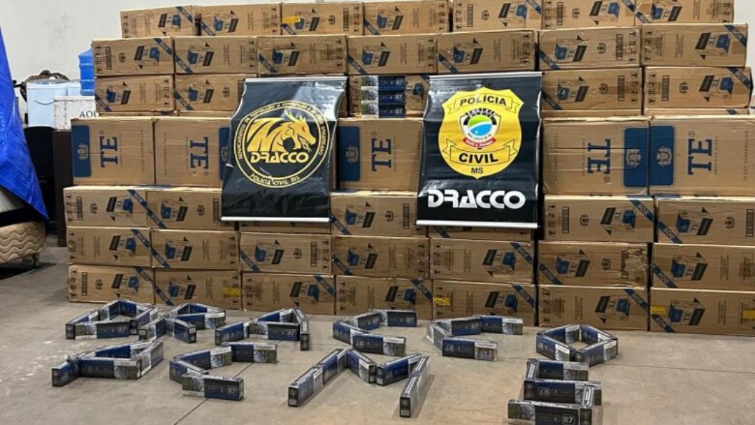 Carga de cigarro contrabandeado avaliada em quase meio milh&atilde;o &eacute; apreendida em dep&oacute;sito
