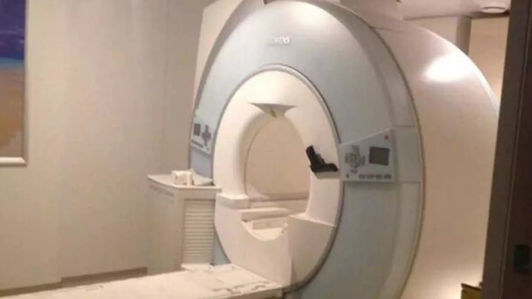 Homem morre ap&oacute;s ser puxado por uma m&aacute;quina de resson&acirc;ncia magn&eacute;tica nos EUA