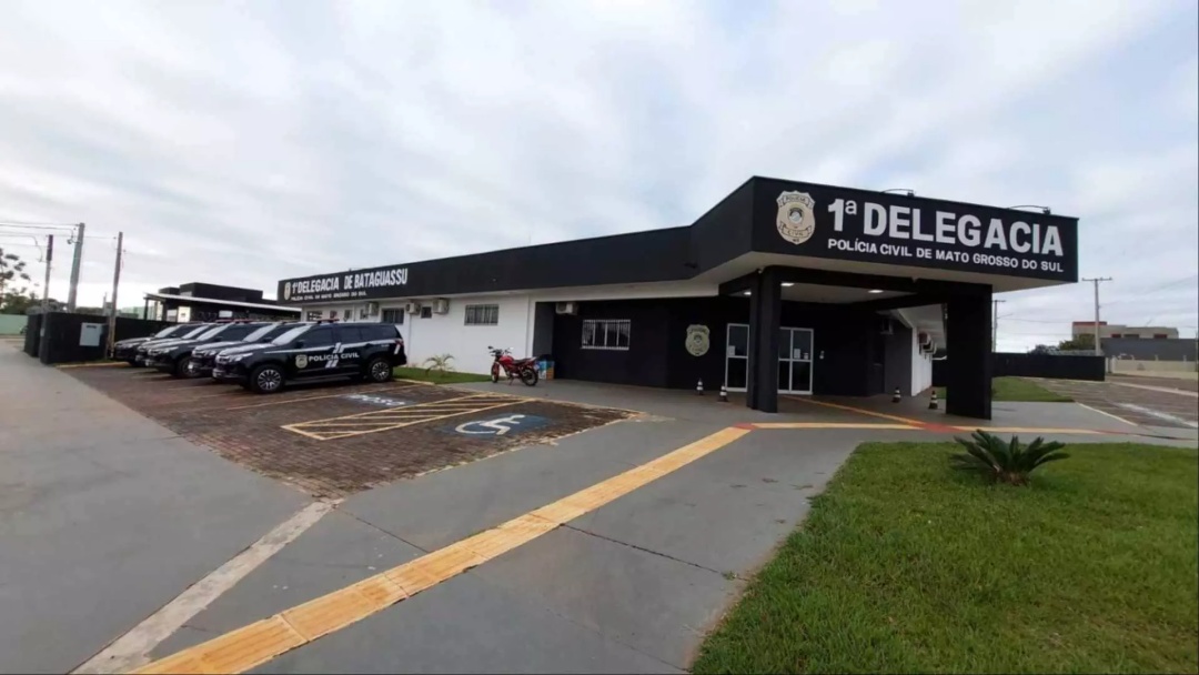 Jovem é presa por ameaçar e jogar gasolina na mãe em Bataguassu