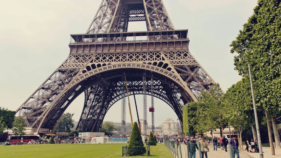 Pix chega &agrave; Fran&ccedil;a e revoluciona compras de brasileiros em Paris