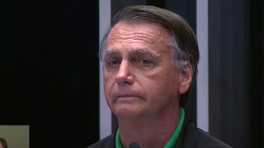 Bolsonaro promete ficar calado e alega &lsquo;desdobramento incontrol&aacute;vel&rsquo; das redes
