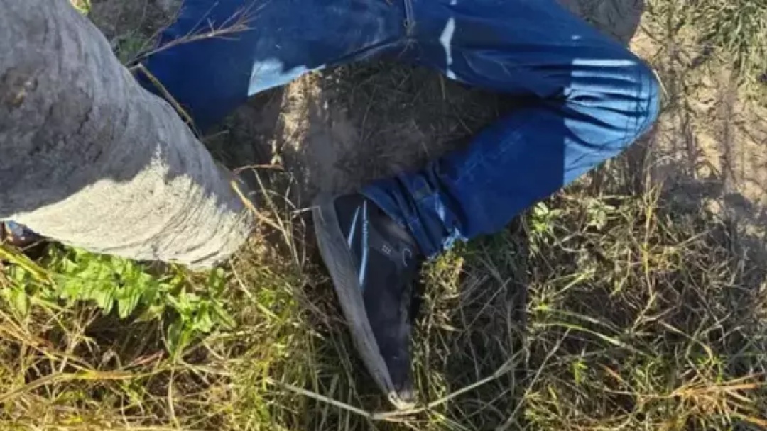 Homem é encontrado morto com golpes de faca na fronteira