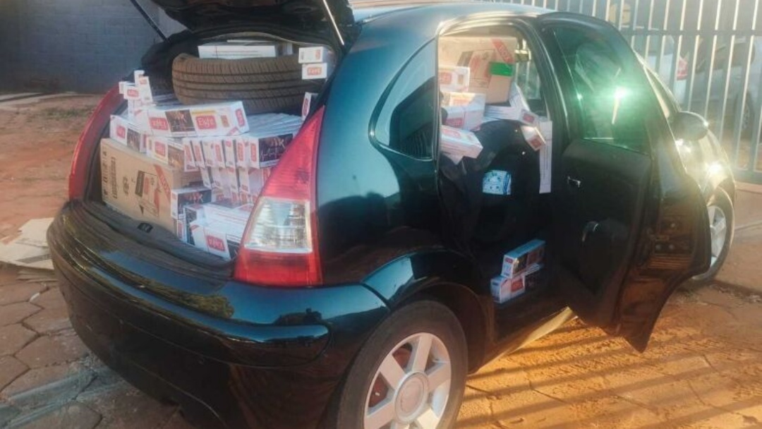 Veículo furtado é apreendido transportando mercadorias contrabandeadas na MS-060