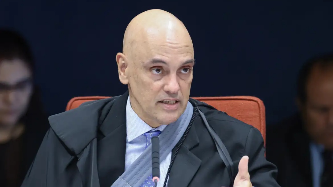 Moraes decide n&atilde;o prender Bolsonaro por viola&ccedil;&atilde;o de cautelar