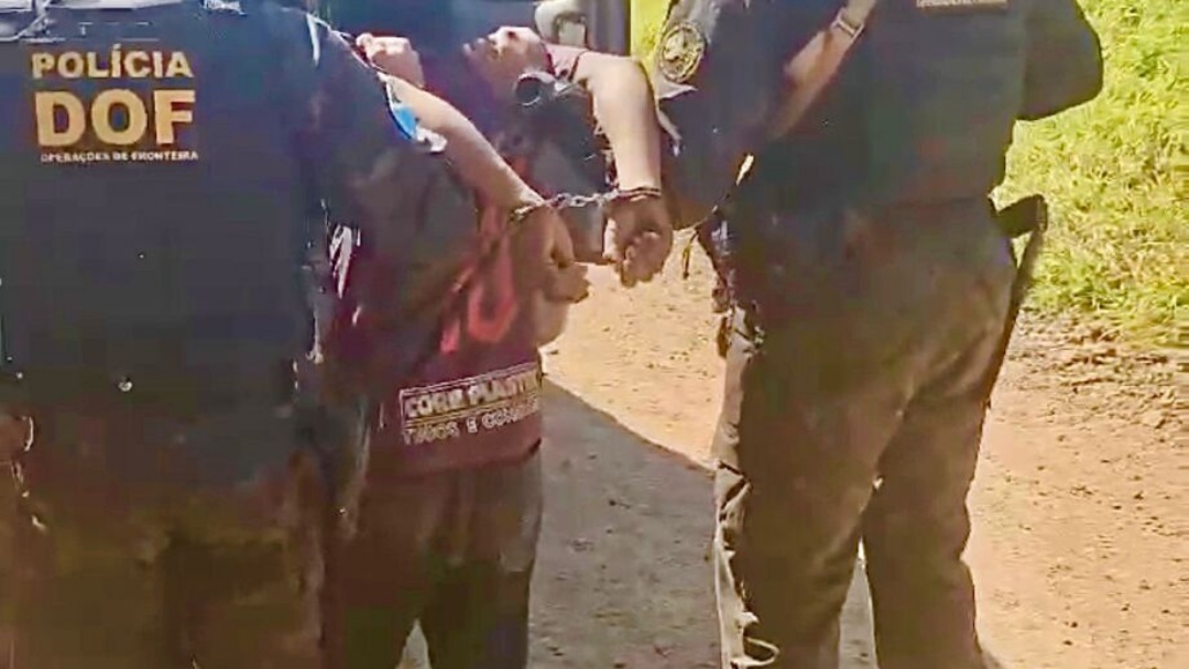 Três jovens são presos acusados de assassinarem professor para roubar uma moto