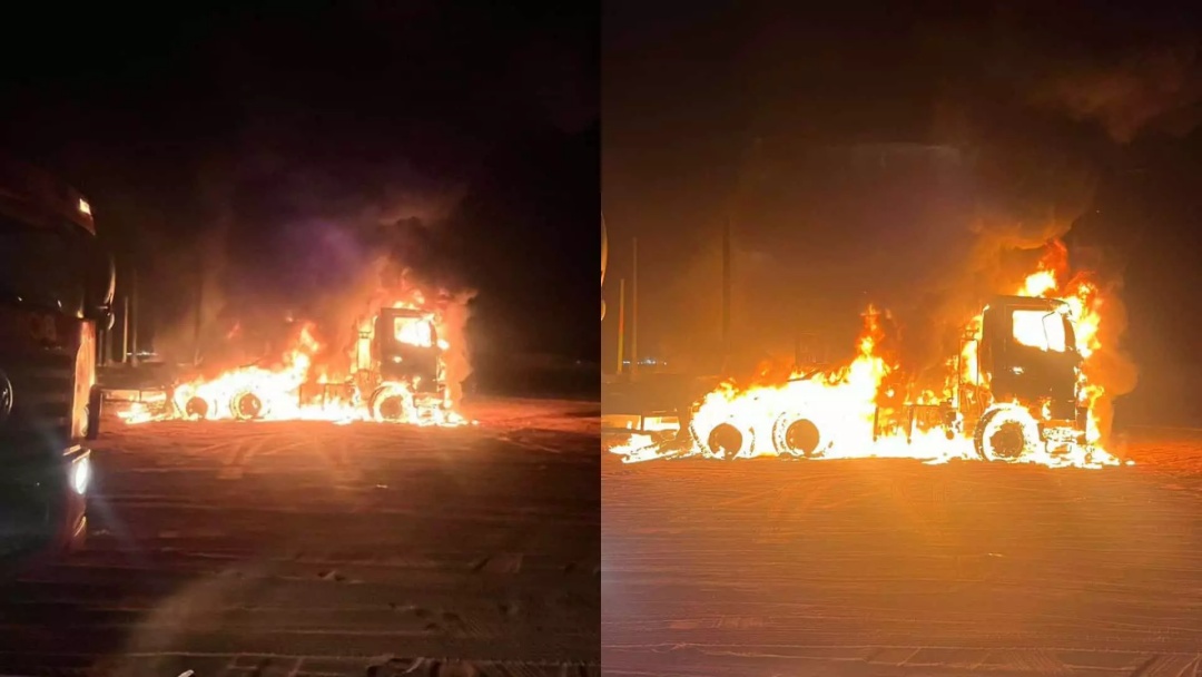 Caminhão pega fogo e fica destruído na BR-262, em Ribas do Rio Pardo