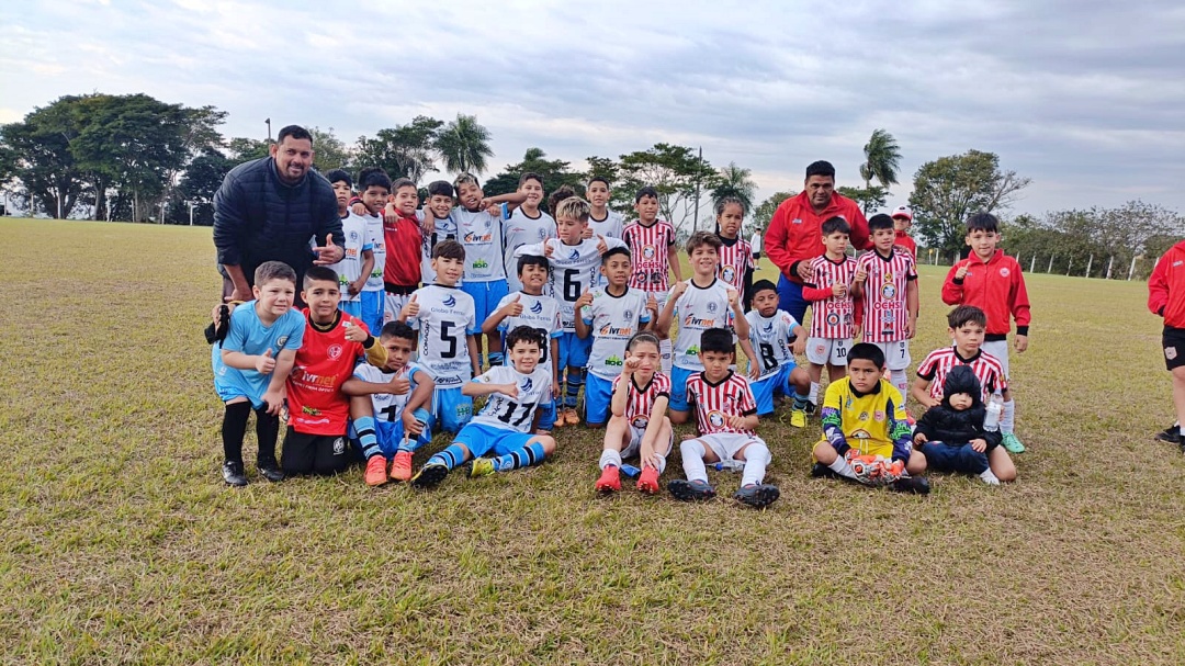 Escolinha do Bona conquista 3&ordm; lugar em torneio internacional de futebol de base