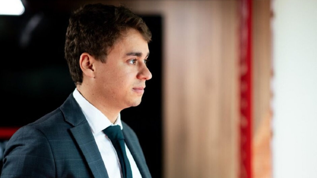 TRE-MG acolhe den&uacute;ncia que pode tornar Nikolas ineleg&iacute;vel   