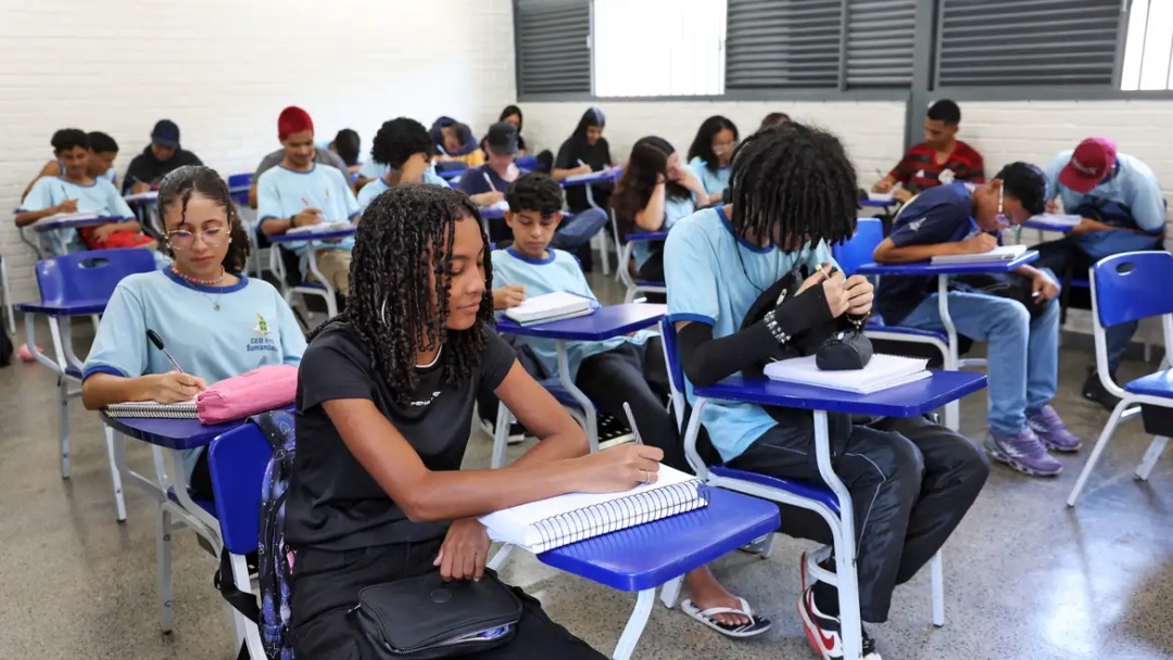 Nascidos em mar&ccedil;o e abril recebem 5&ordf; parcela