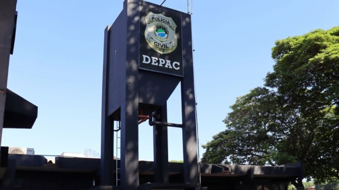 Jovem &eacute; amea&ccedil;ado com faca durante assalto no Jardim Independ&ecirc;ncia