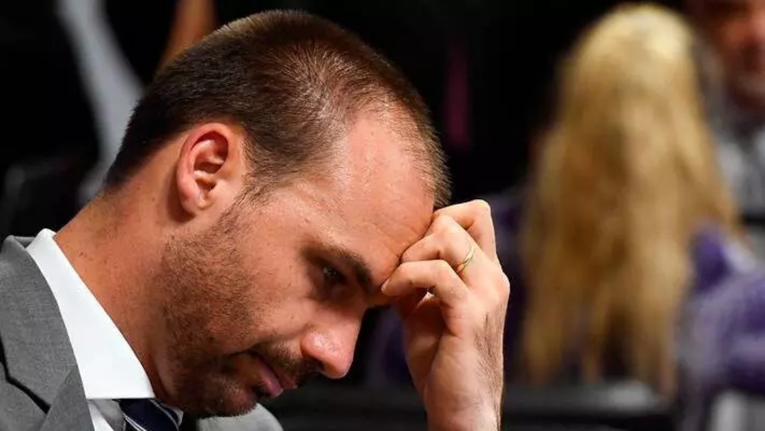 Cassa&ccedil;&atilde;o, perda de cargo e bloqueio salarial: os pedidos contra Eduardo Bolsonaro na C&acirc;mara