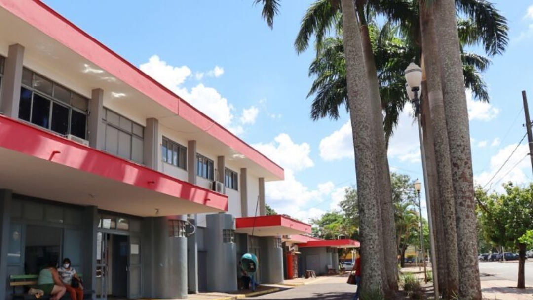 Ladrão vai parar no hospital após apanhar de populares durante tentativa de furto