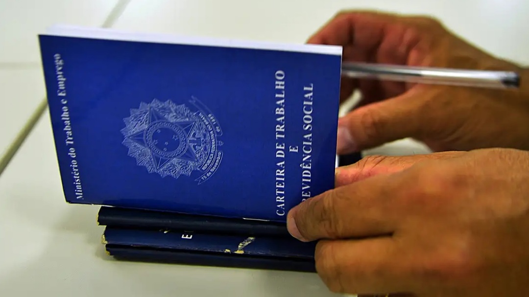 IBGE: taxa de desemprego cai para 5,8%, a menor já registrada