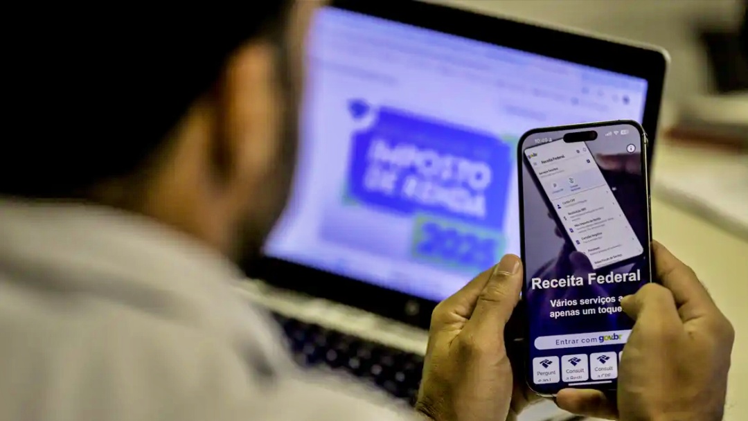 Receita paga nesta quinta terceiro lote de restituição do IR