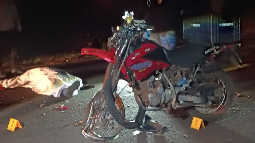 Colis&atilde;o frontal entre as motos deixa duas pessoas mortas 