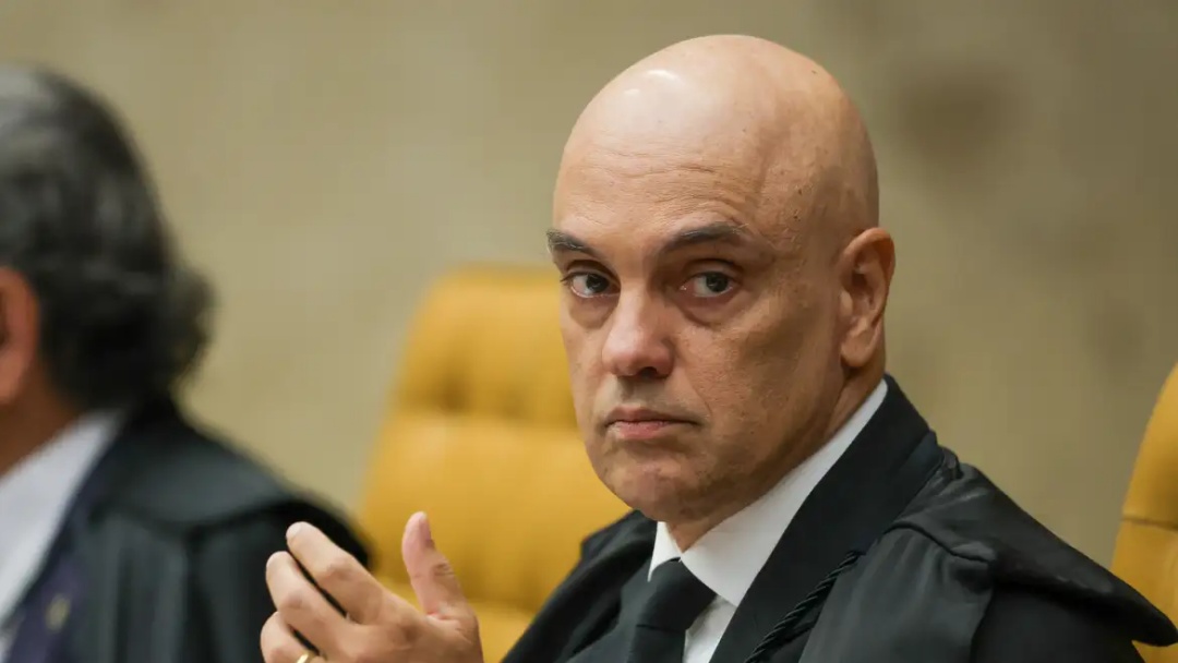 Moraes compara atos de Eduardo Bolsonaro nos EUA a tentativa de golpe