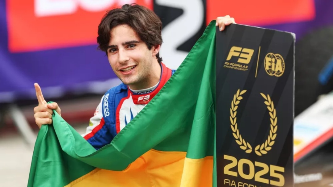 Brasileiro pernambucano Rafael  vence na Hungria e &eacute; campe&atilde;o mundial de F&oacute;rmula 3  