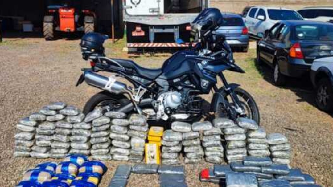 Passageira &eacute; presa com 92 kg de droga em carro de aplicativo na sa&iacute;da para Aquidauana