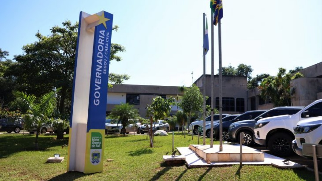 Governo decreta corte de gastos para manter investimentos