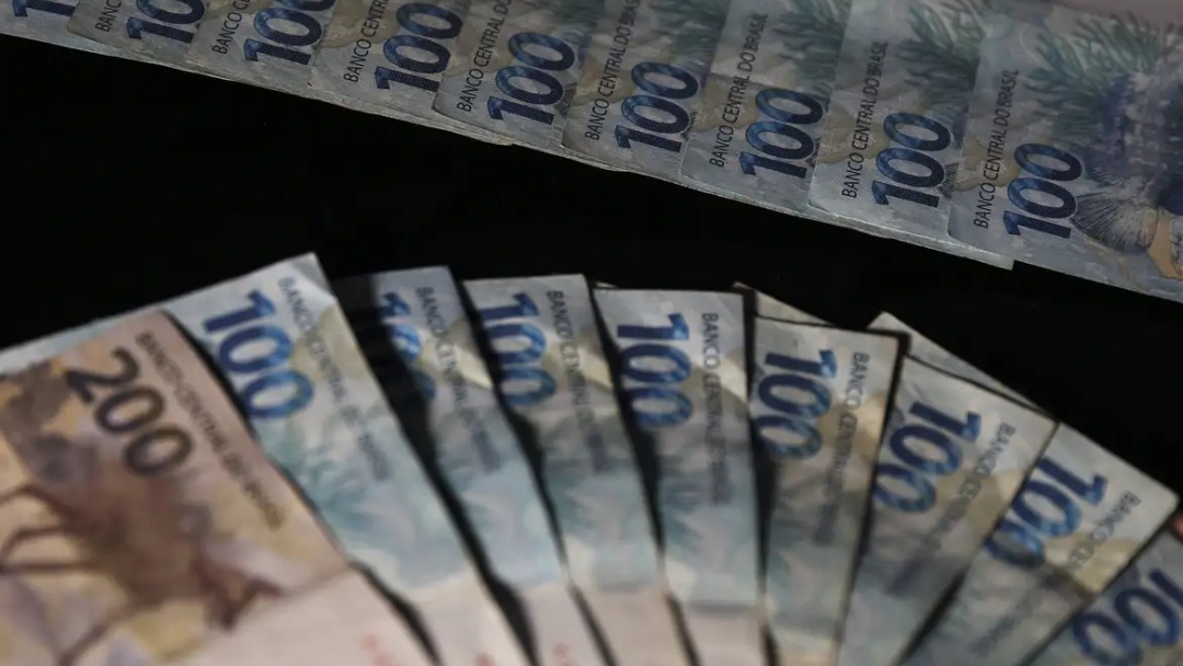 Saques da poupan&ccedil;a superam dep&oacute;sitos em R$ 6,25 bilh&otilde;es 