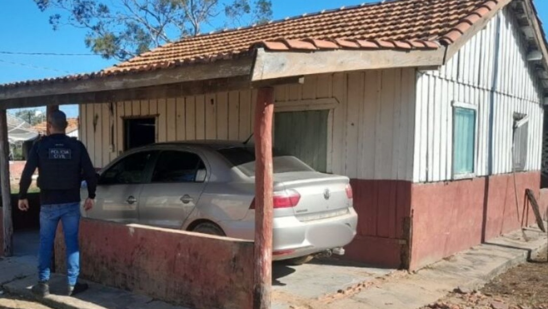 Homem é preso por agredir e manter esposa grávida em cárcere em fazenda