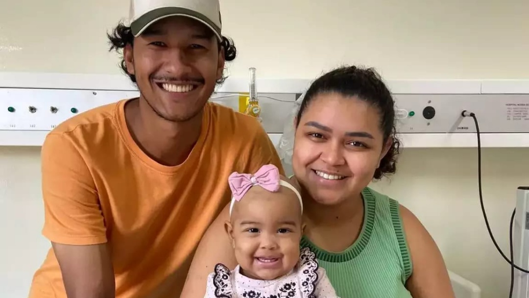 Ap&oacute;s 111 dias de interna&ccedil;&atilde;o, a pequena Maria Rita volta para casa curada ap&oacute;s transplante de medula