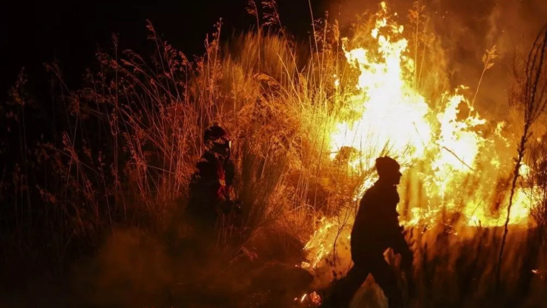 Espanha registra segunda morte de bombeiro devido aos inc&ecirc;ndios florestais
