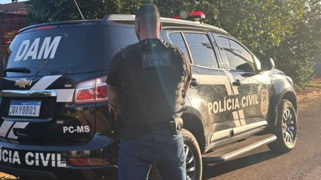 Homem com mandado de prisão é detido após ameaçar ex-companheira gestante