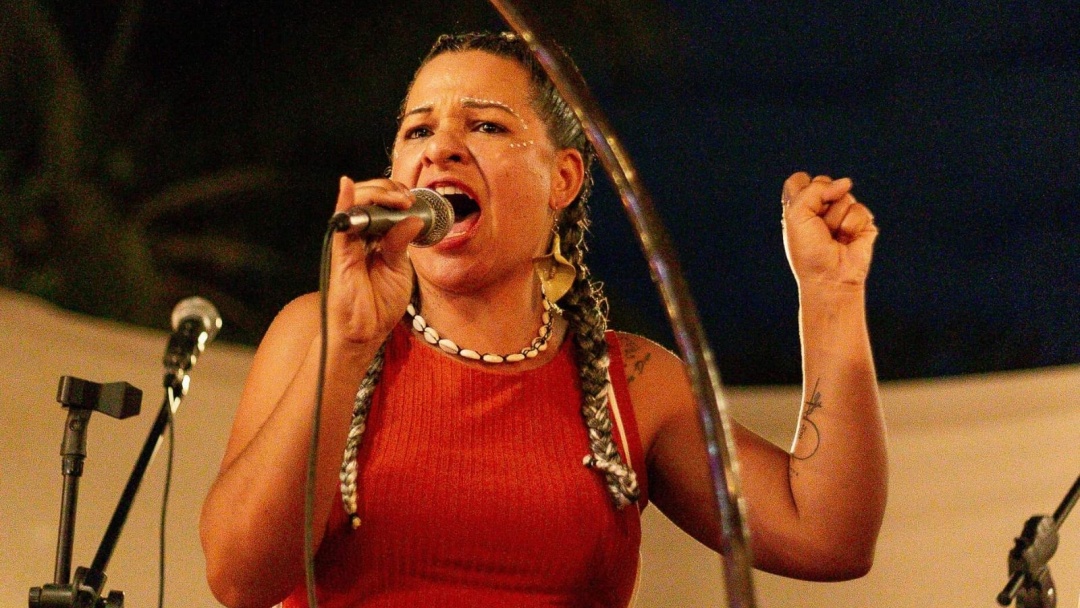 Escritora volta ao Cap&atilde;o Bonito onde cresceu com projeto sobre igualdade