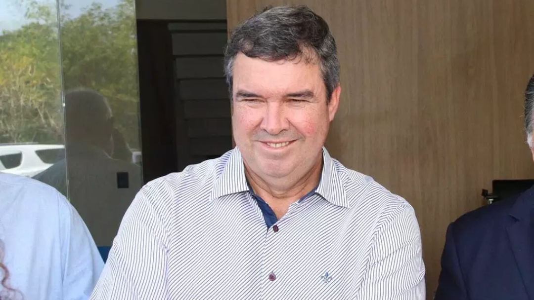 Riedel promete p&ocirc;r fim &agrave; novela partid&aacute;ria e anunciar destino na quarta-feira 