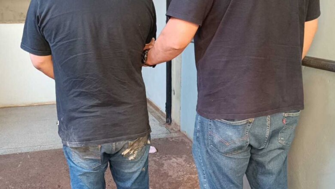 Homem &eacute; preso por tentativa de homic&iacute;dio ap&oacute;s disparos em resid&ecirc;ncia em Dourados