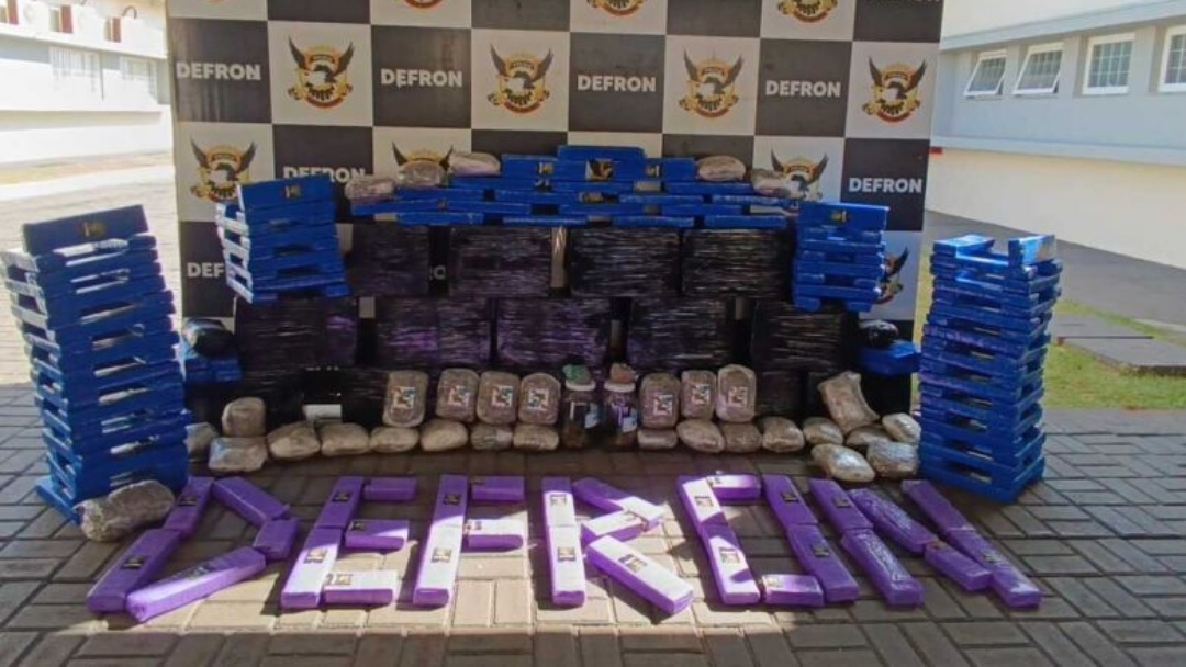 Pol&iacute;cia fecha entreposto que abastecia bocas de fumo em v&aacute;rias cidades