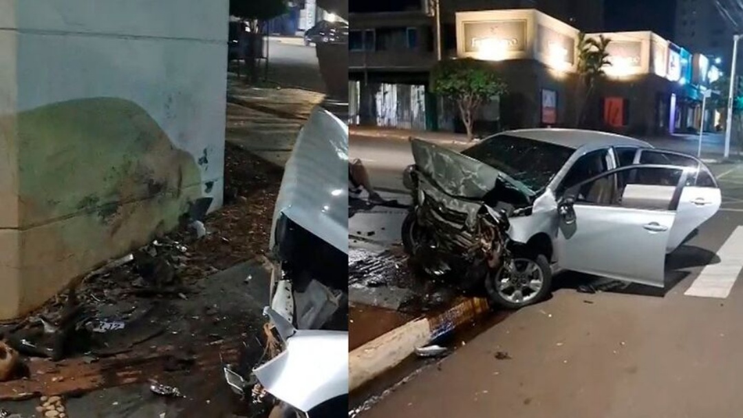 Carro fica destru&iacute;do ao acertar muro de pr&eacute;dio na Rua Bahia, em Campo Grande  