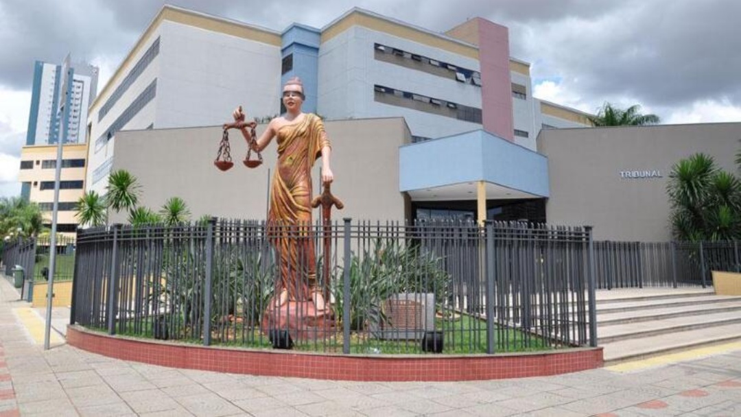 Homem é condenado a 38 anos por queimar mulher viva