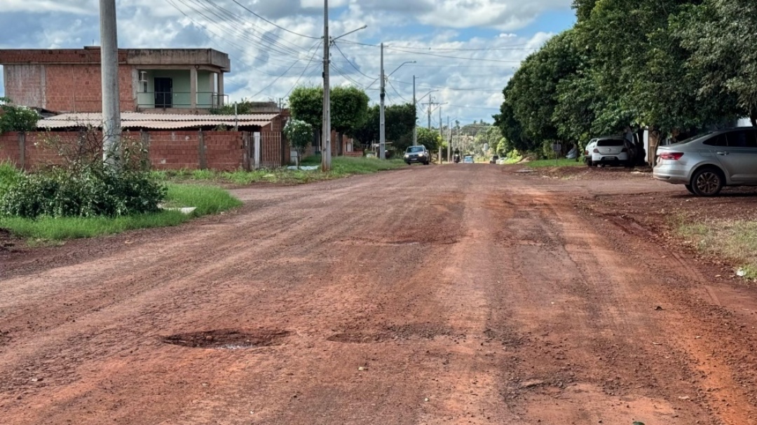 Prefeitura licita reconstru&ccedil;&atilde;o do asfalto no Cascatinha e pavimenta&ccedil;&atilde;o da Rua Adriano Ximenes