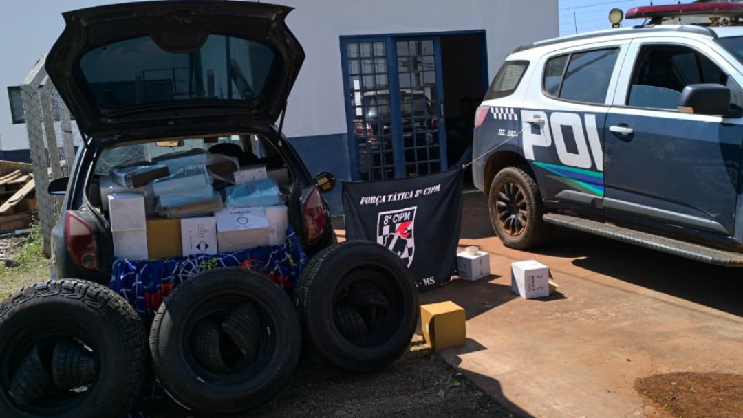 PM apreende perfumes e pneus contrabandeados na BR-060