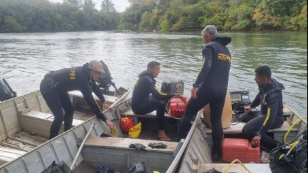 Equipes localizam o corpo de jovem que havia desaparecido após mergulhar em rio