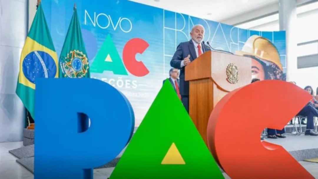 Lula anuncia R$ 9,7 bilh&otilde;es para o transporte p&uacute;blico