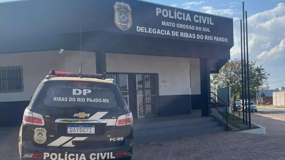 Jovem &eacute; preso ap&oacute;s agredir companheira na frente do filho em Ribas do Rio Pardo