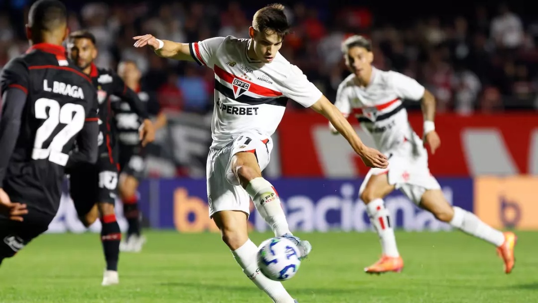 Sábado de bola rolando: confira onde assistir ao Brasileirão e ao futebol europeu