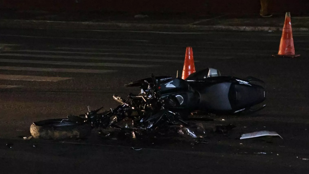 Motociclista morre ao fazer retorno irregular e bater em carro na BR-163