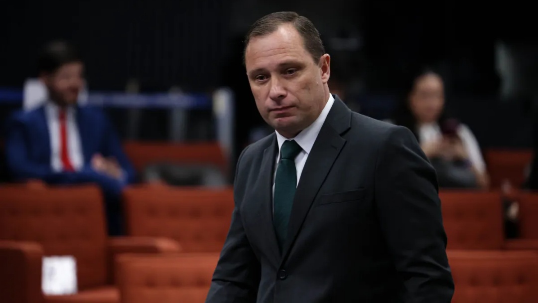 Delator, Mauro Cid pede para deixar o Ex&eacute;rcito