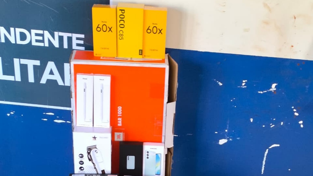 PM apreende mercadorias de descaminho em &ocirc;nibus na MS-162