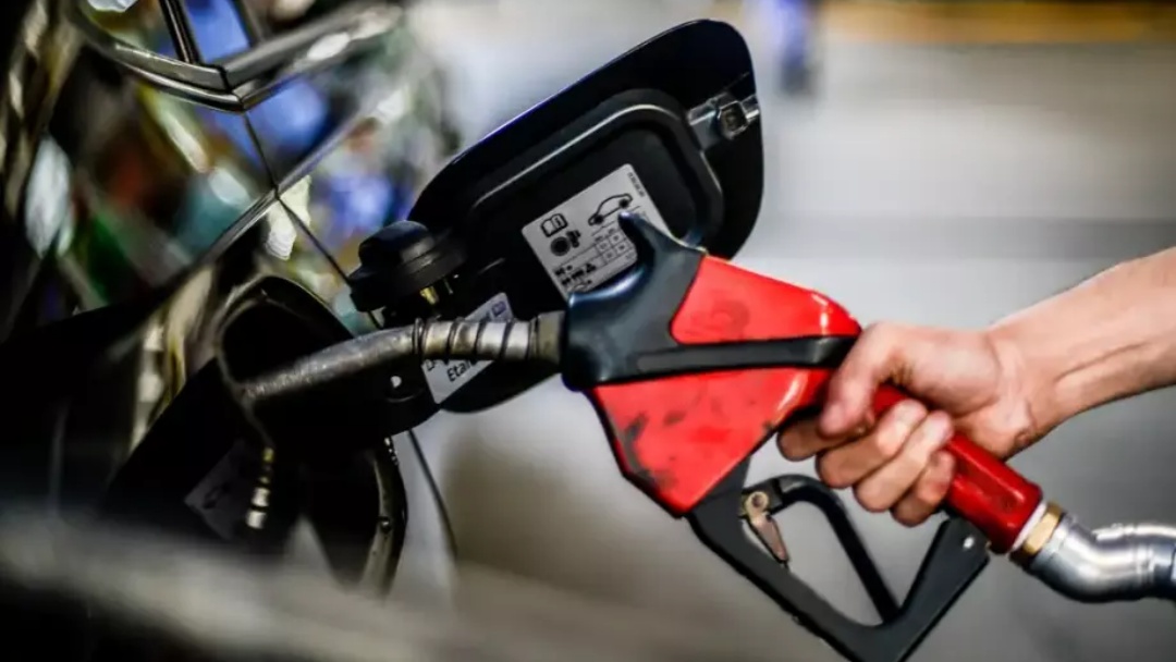 Gasolina em agosto tem menor pre&ccedil;o desde janeiro, mostra IPTL; diesel S-10 sobe 0,81%   