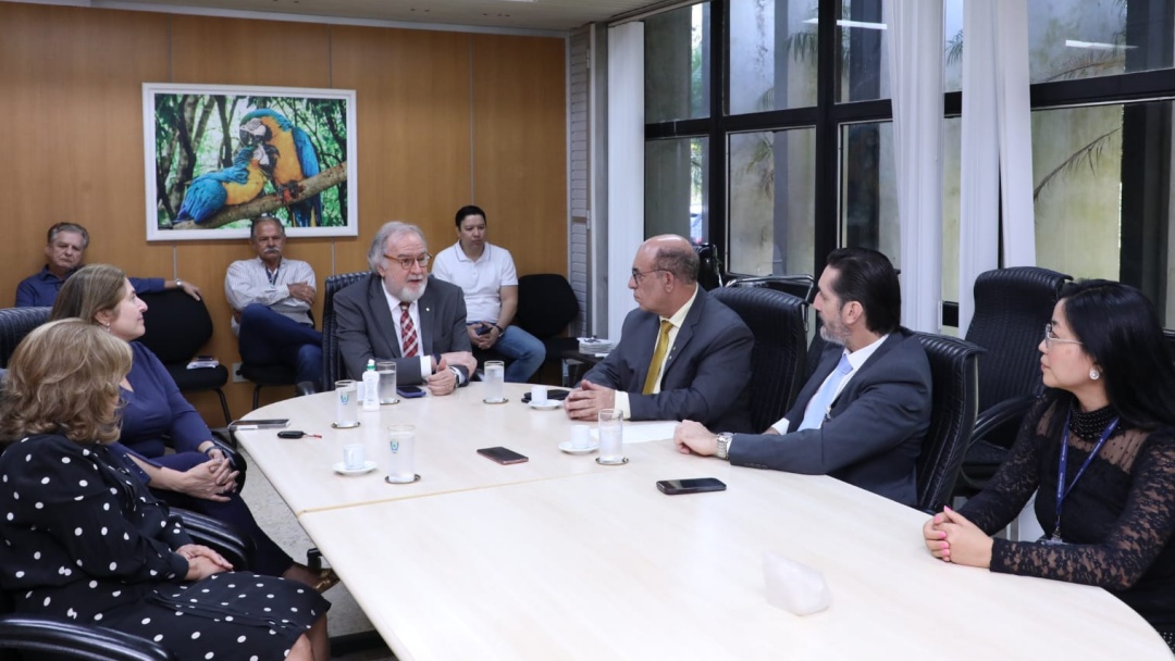 Casal italiano se habilita para adotar criança de 10 anos em Sidrolândia