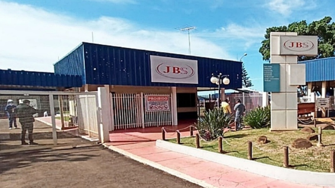 PM frustra tentativa de furto em incubatório da JBS e prende envolvidos